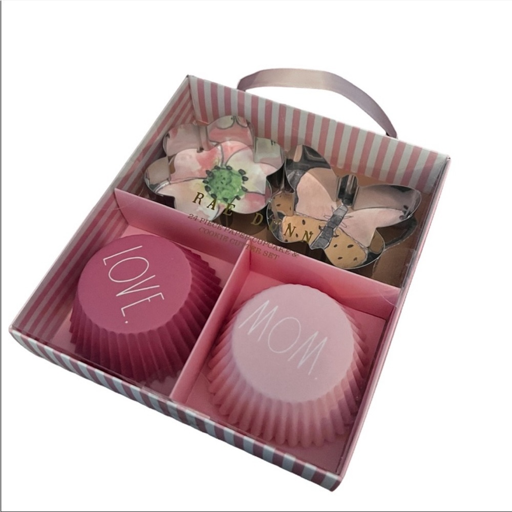 Rae Dunn Mom / Love Cupcake & Metal Cookie Cutter Set - Picture 2 of 11